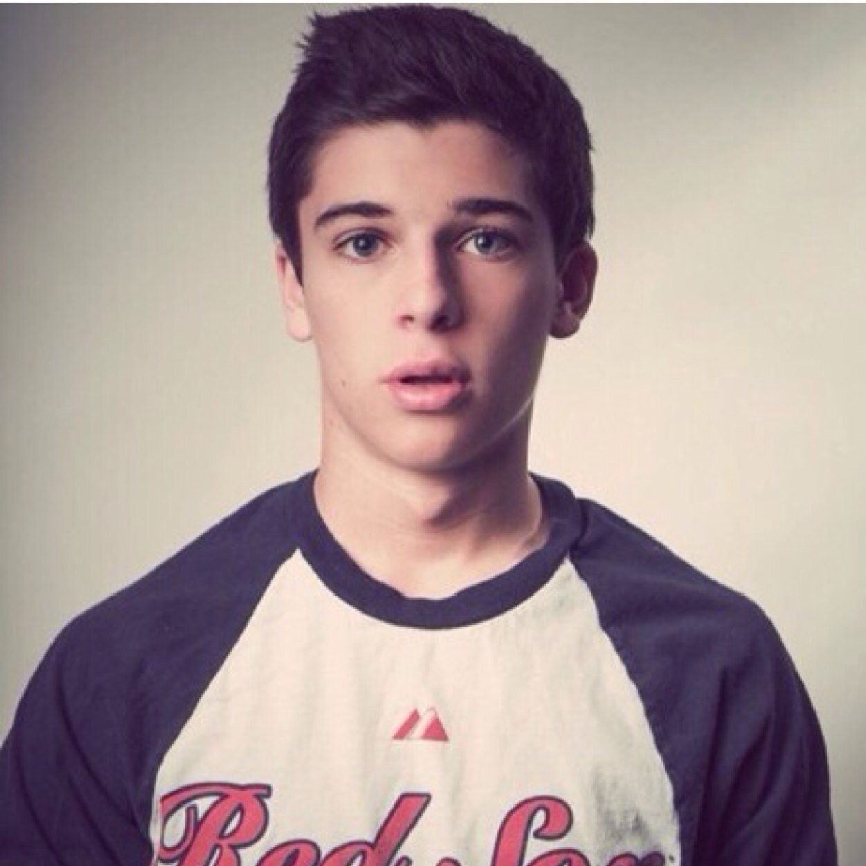 bookdeNene's profile picture. Viviendo se vive la vida, amén. Soy el Nene Araña. Arrodillense ante el rey Kul de los Kuls. Todo: @Julianne_RdB