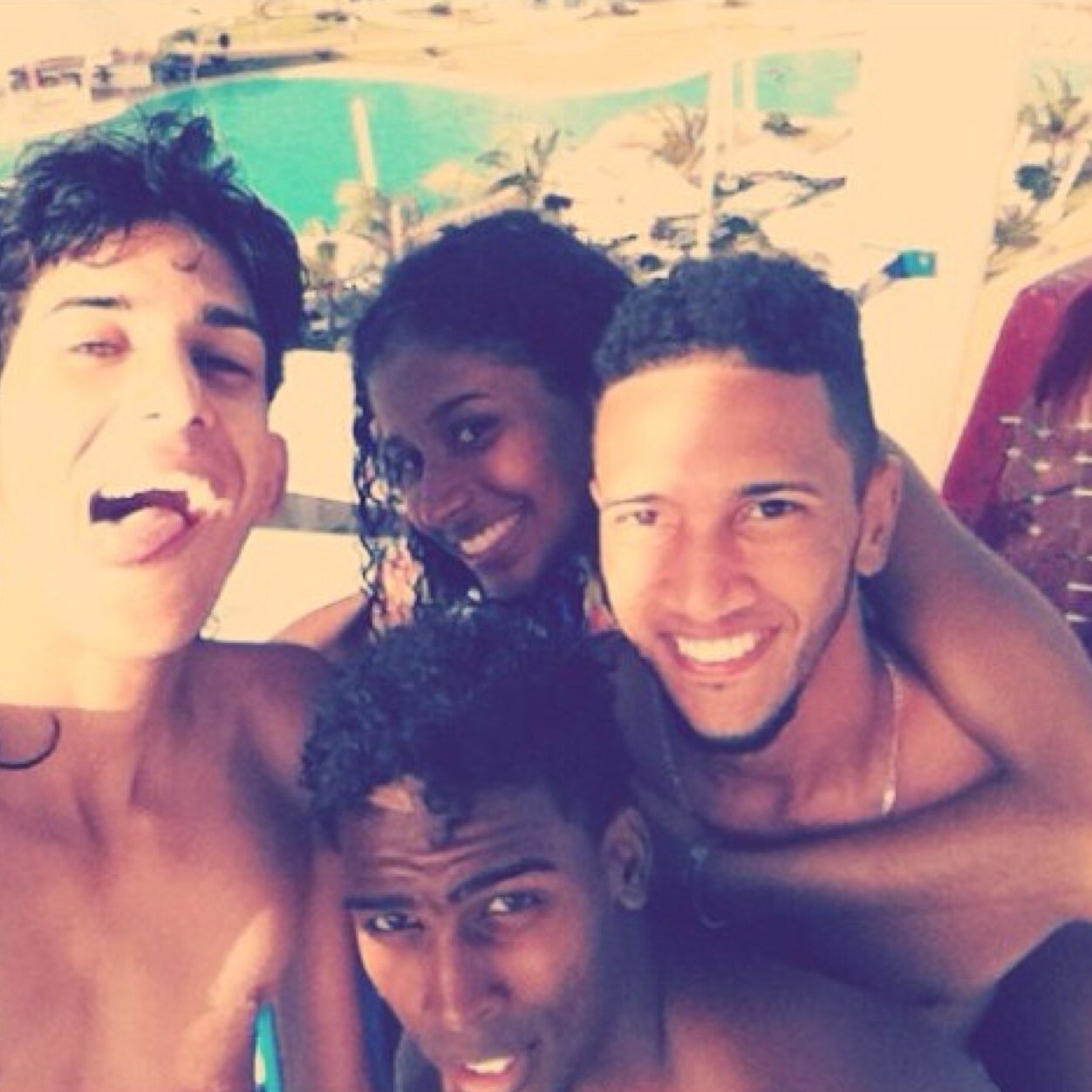 Yo : familia, novia, amigos & rumba. If it's okay follow me and know me
