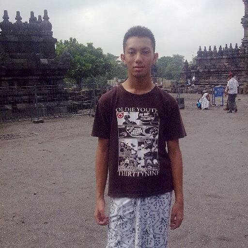 muchalmer's profile picture. Student at Smkn 1 Sumedang XII E2