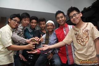 I love seveners / karelSWAG | I'm seveners | I'm karelSWAG | and you ??? ;) || follow my twitter @berliyanti_erik & @puputseveners okk