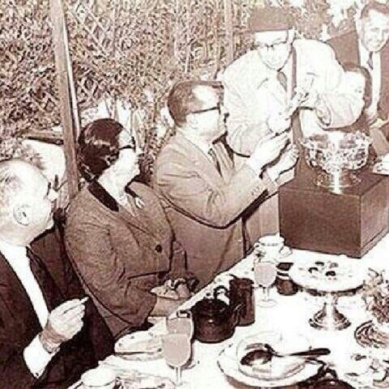 اراهن الحياة بـ صديق