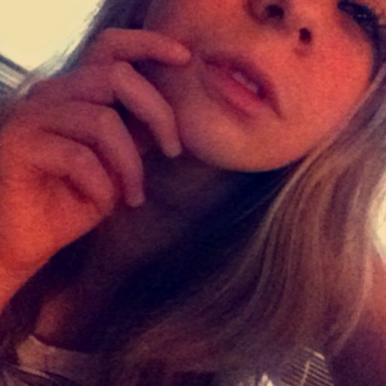 J'suis née le 7/05/1999.. Je suis sportive..Cœur prise. Ma passion est la gymnastique *.* .