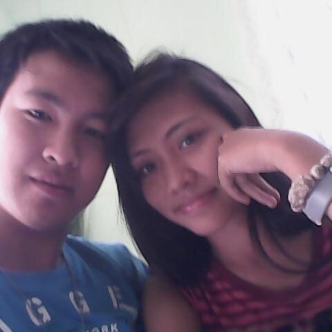• Matangkad | • Morena | • Mauyaw minsan haha | • Music Lover | • Student-BEED | • 18 yrs old | • in a relationship | ^_^