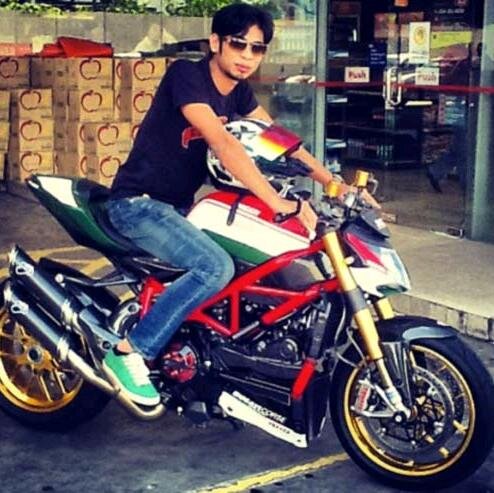 Berkongsi Gambar Superbike Dari Seluruh Malaysia Jika Anda Minat dan Suka SuperBike Sila Retweet