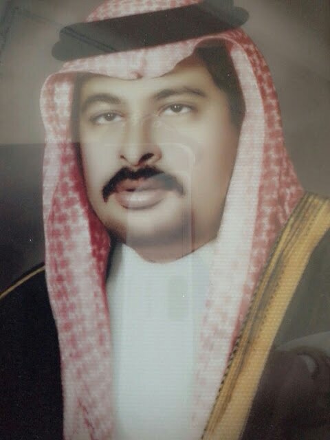 منصور عطي : خريج مدرسة التعليم الذاتي - قسم فلسفة - جامعة الاجتهاد شعاره اعرف الحق وافعل الخير واستمتع بالجمال