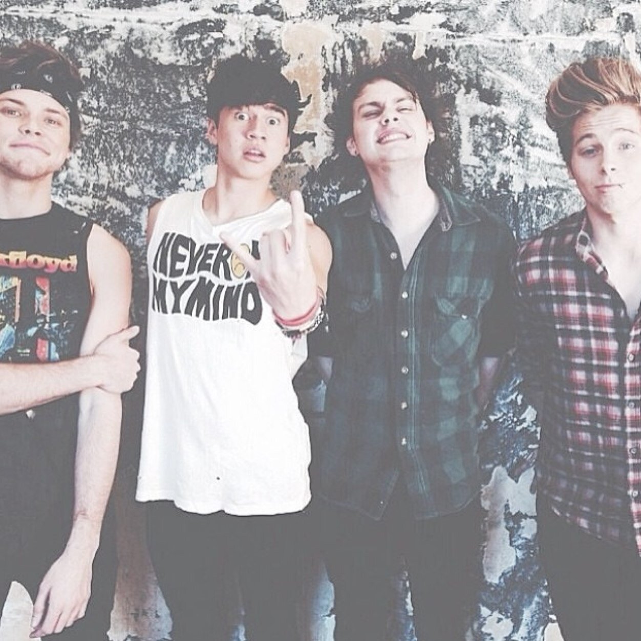 follow @fabhluke she gave you this freefollow