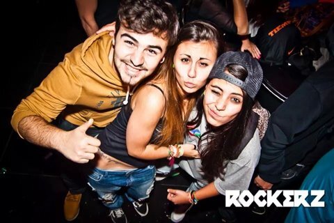 20 años que me sientan genial. Futuro administrativo. WARNERO. Vividor de la vida. Soy una persona que vale la pena conocer. INTÉNTALO.
