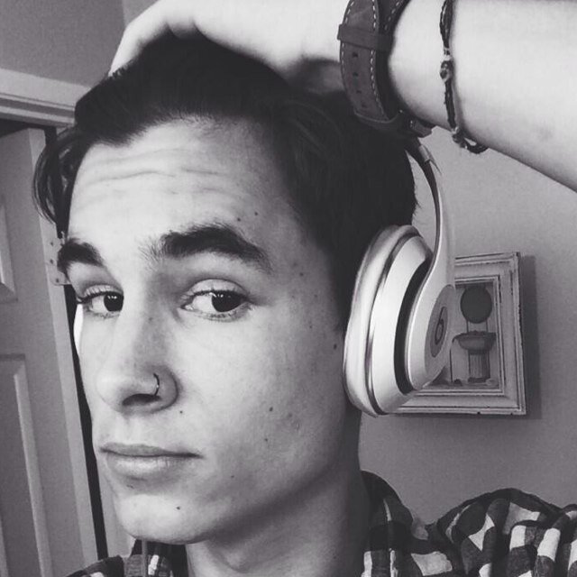 Free follow from @kianlawley .