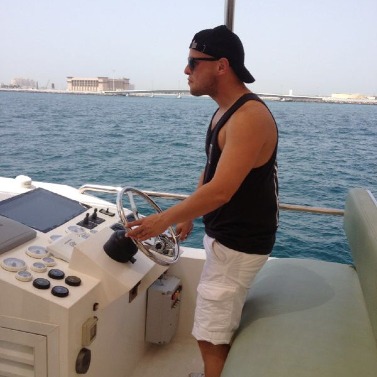 davidjamessmall's profile picture. 