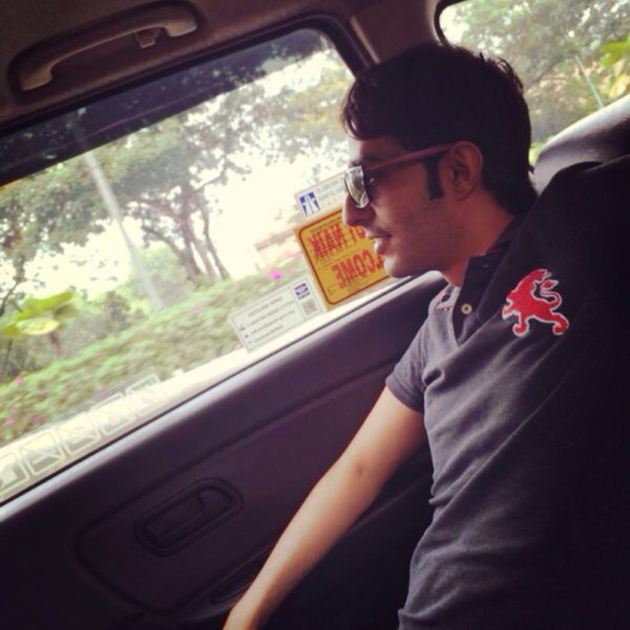 WaleedmdM's profile picture. الأماني في رجاء الله ماتخيب.