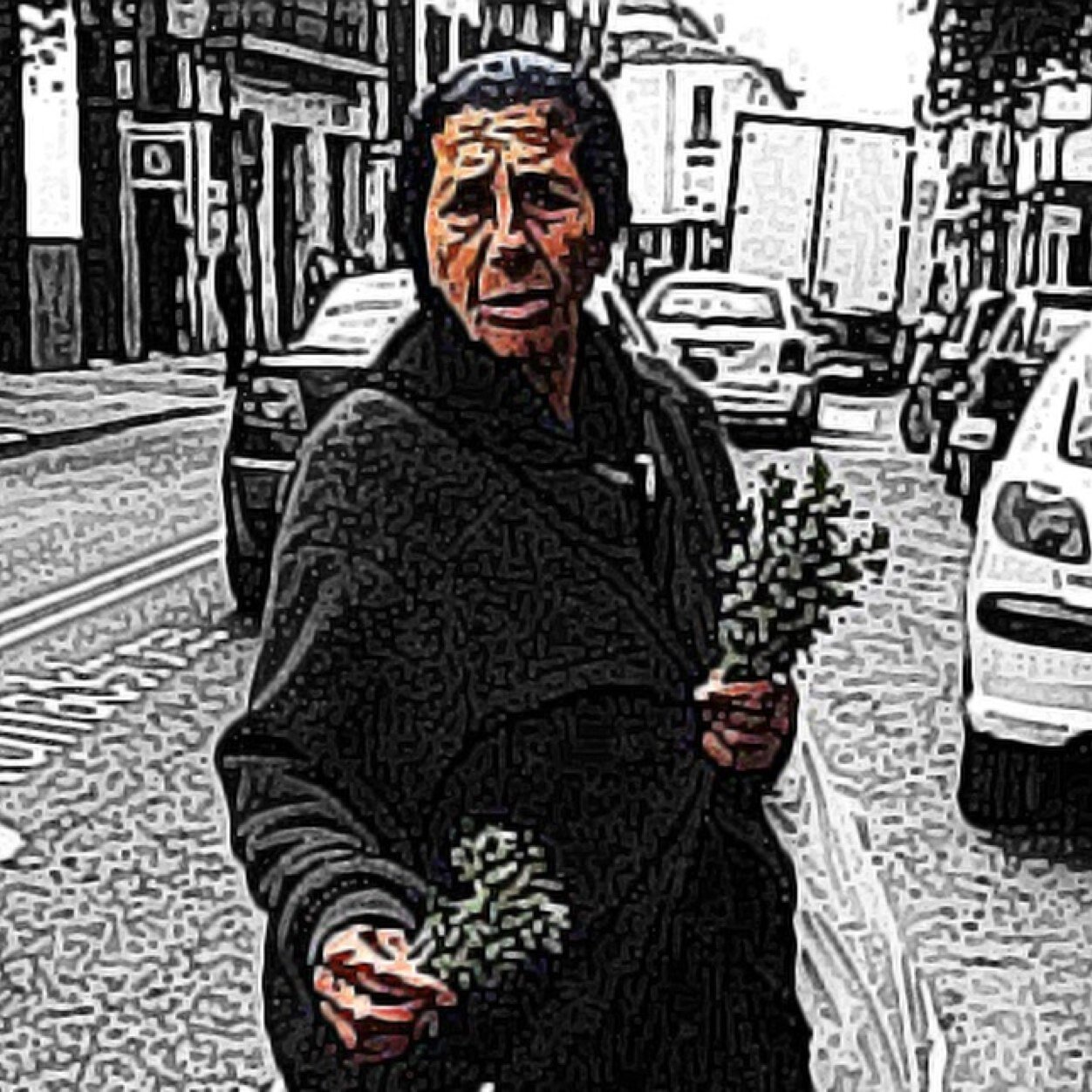 Señorita, de refinada elegancia femenina, pero cuando me pongo a repartir mal de ojos... me quedo sola. [FAKE]