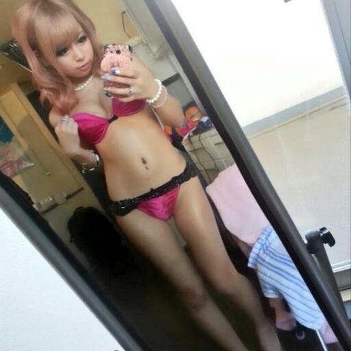 Hi. I'm Japanese. And I post Japanese beautiful girls pictures every day. If you want to see more pictures, please visit my website. Thank you!