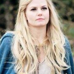 La salvadora. Pensaba que era una huérfana y resulte ser hija de Charming y Snow. Henry es mi niño adorado, operación cobra is back. Captain Swan ♥ TeamEmginah.