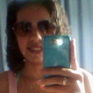 Estudante ,simpatica,estrovertida e amo cachorros! ;)