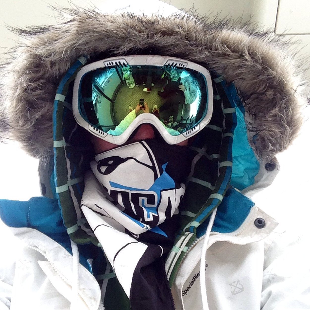 25 year old sound engingeer, ice hockey player, DJ & producer from UK, forming 50% of Cardiff based duo Phaze:Logic... 

http://t.co/Q5etVCXSNJ