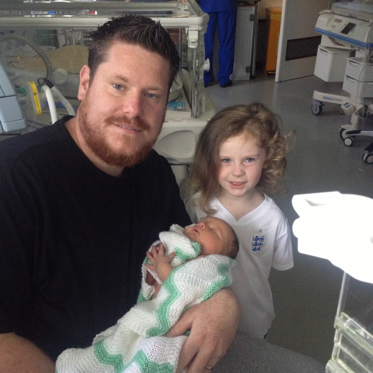 Wifey to Aaron, Mummy to Aimee and Hannah :)
