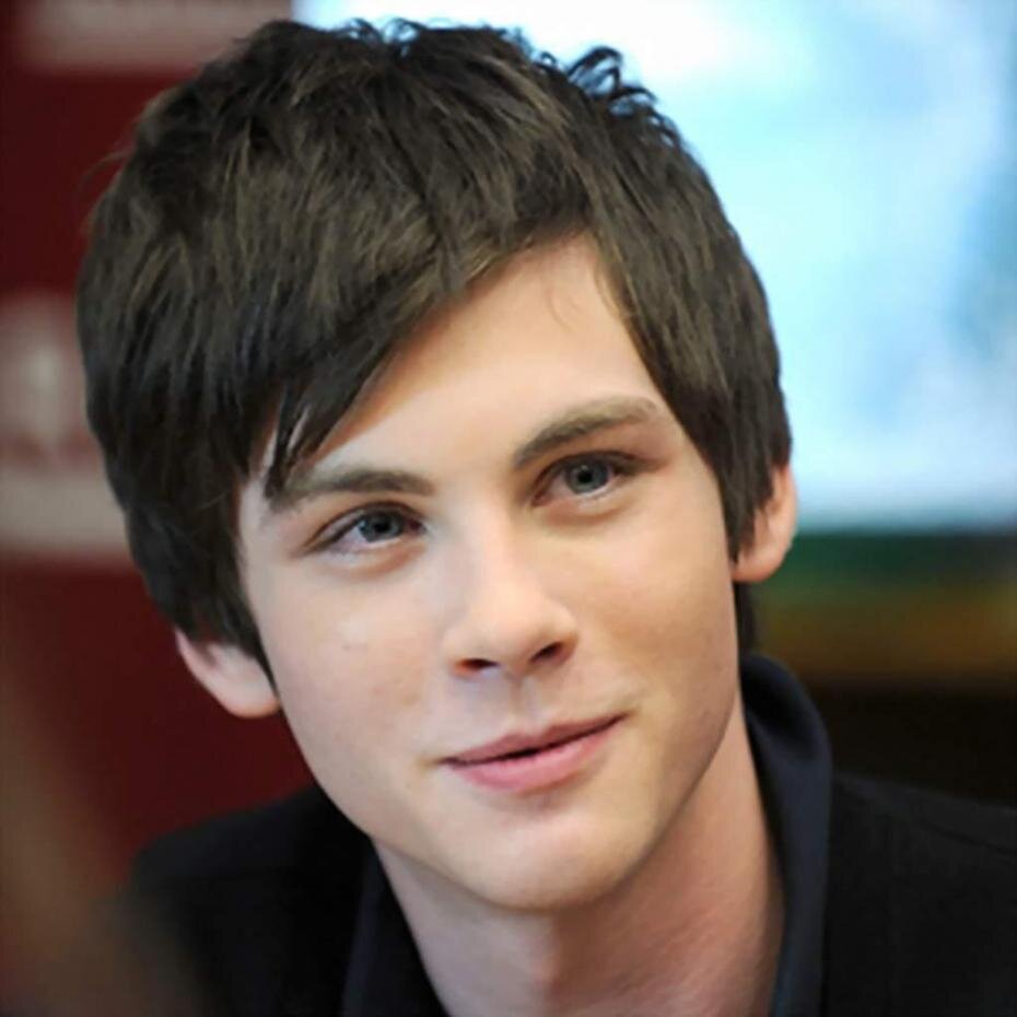 I'm LERMANIAC :D I LOVE LOGAN LERMAN :D