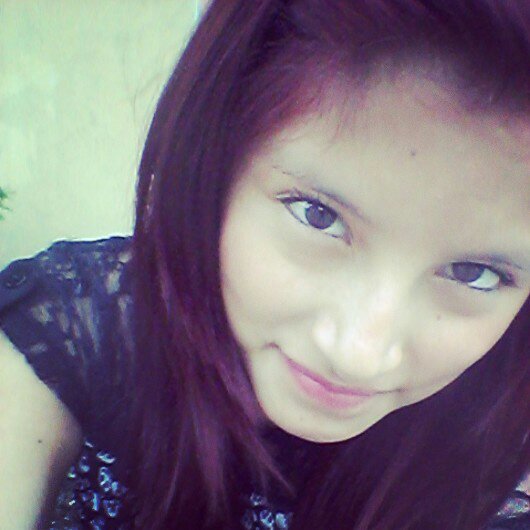 ♥.♥ soy muy feliz :) pocas personas me conocen el resto q hablen lo q quieran!! ^_^