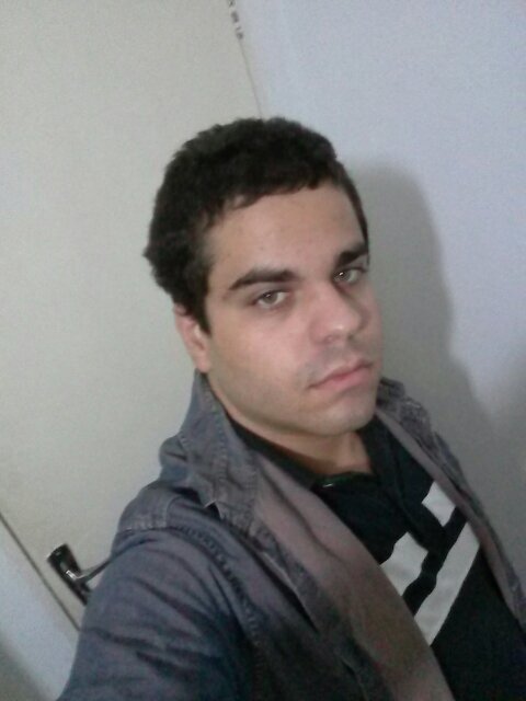 Técnico de informática, programador Visual http://t.co/KpT2d8g6NS, e iniciante em python, apaixonado por tecnologia.