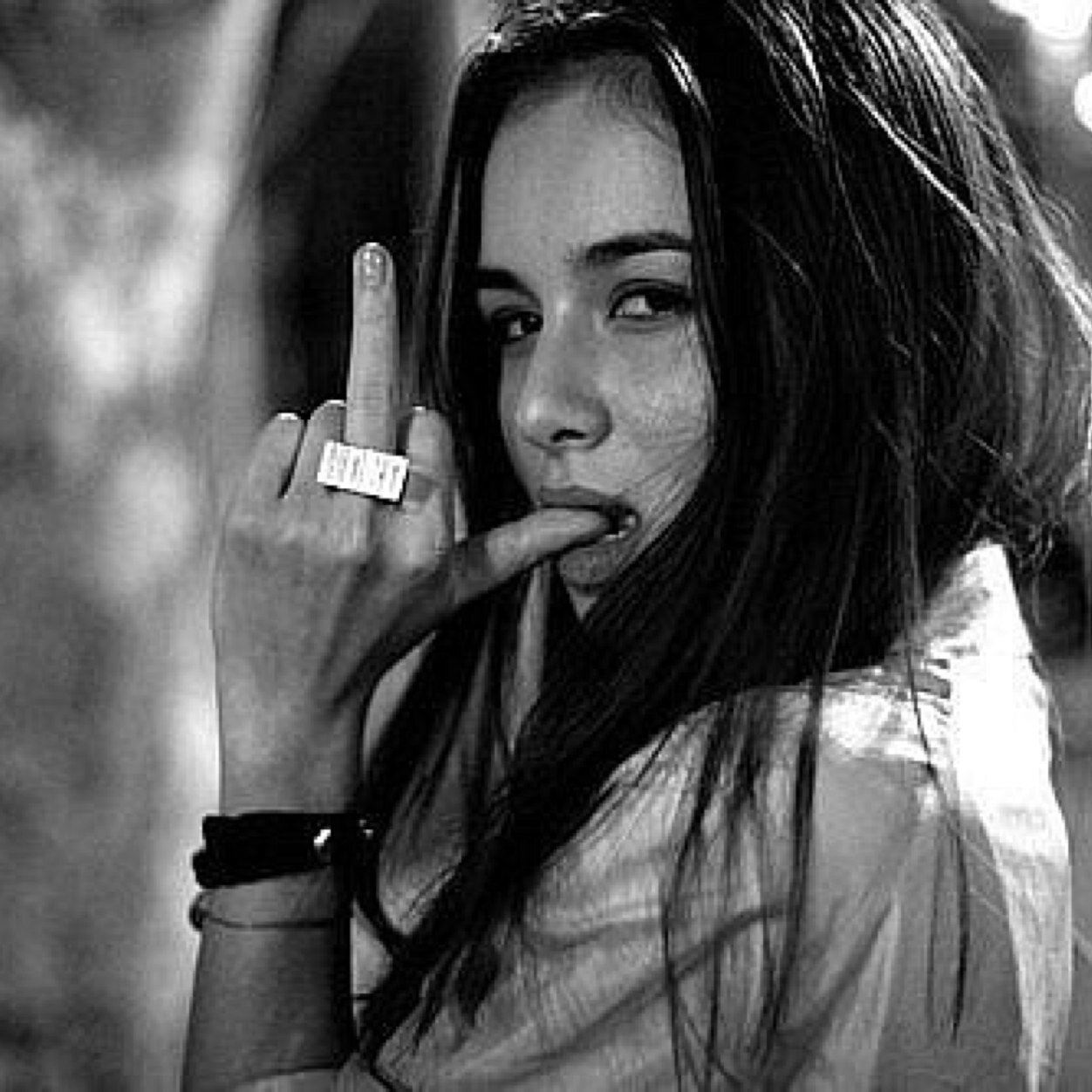 SingleeBitchez's profile picture. 