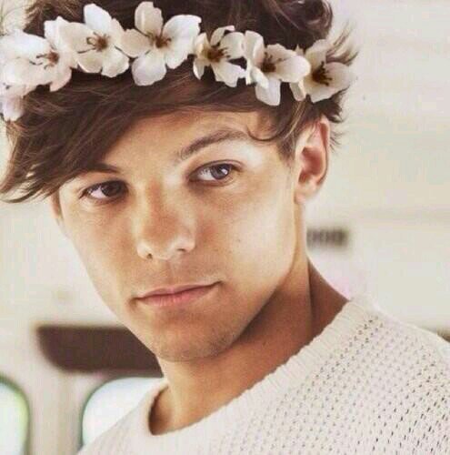 ♥Please, please, pleaase go and follow @flawlessxzarry because I gave you a free follow Ilysm please♥
