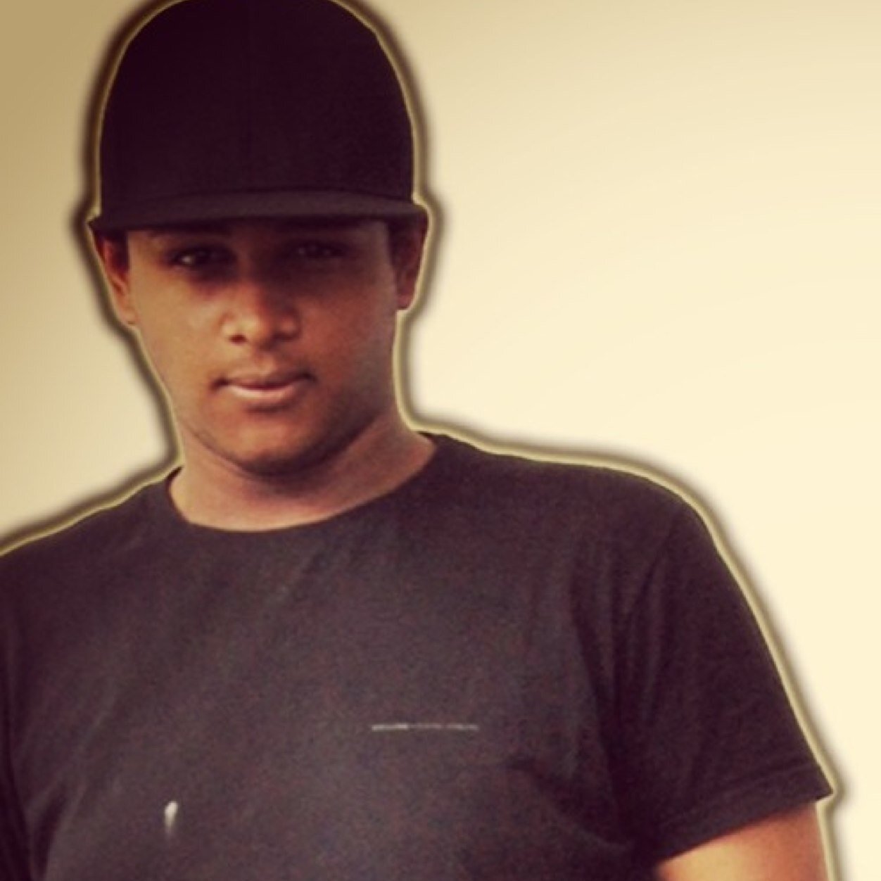 ' Deus meu, em ti confio; não me deixes confundido, nem que os meus inimigos triunfem sobre mim. 
     Amém ;)