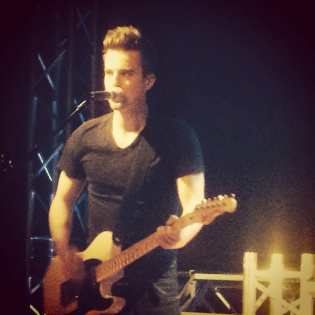 Twoshine County
instagram - theinstahann