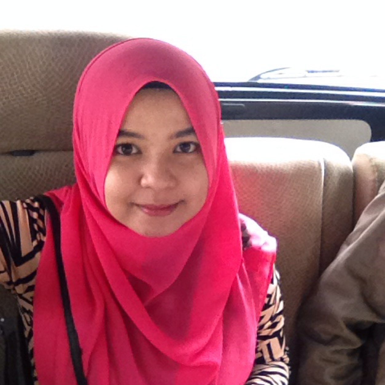 Nonie Yanna On Twitter Sedap Tp Manis Hehe Maybank Mitc Ayer Keroh Http T Co Se1yorxs