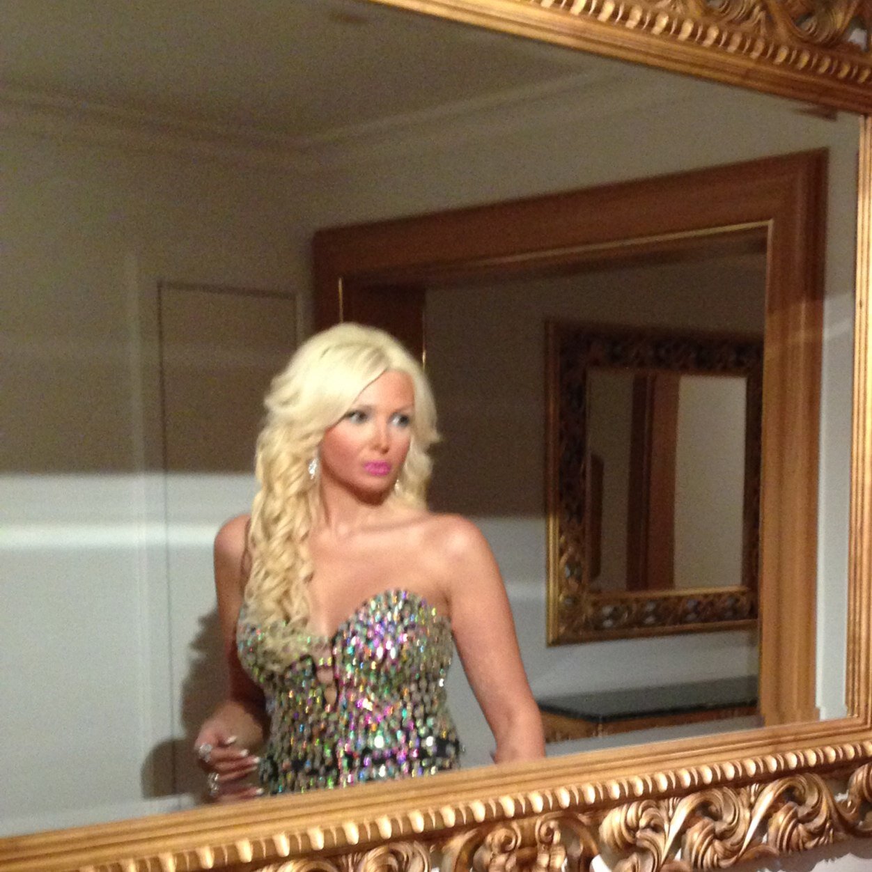 eyloe's profile picture. Living your dreams