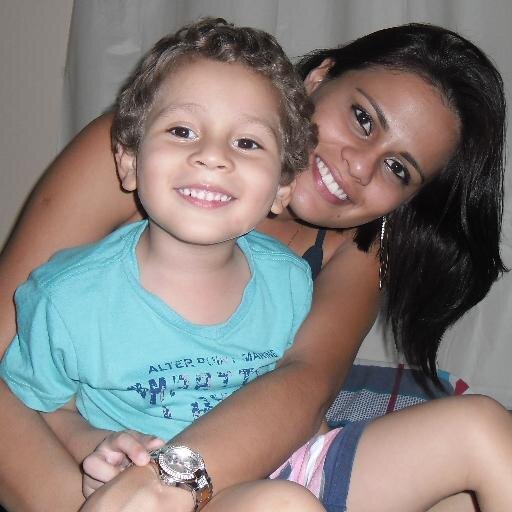 O meu mundo é constituído de sonhos.
de mto cαrinho e αmizαde. e de, sobretudo, de αmor. Um αmor imenso com todos os seres q vivem nele. :D