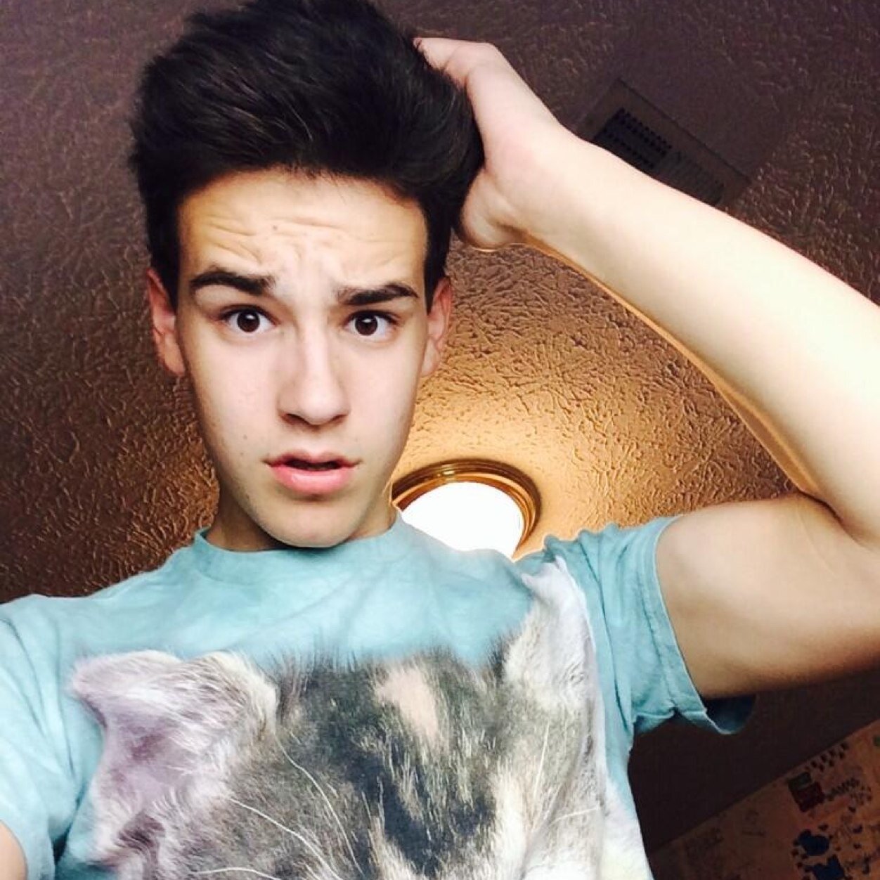 I have some candy in my dms if u follow me 0/12 kms | Cameron Dallas is my boyfriend