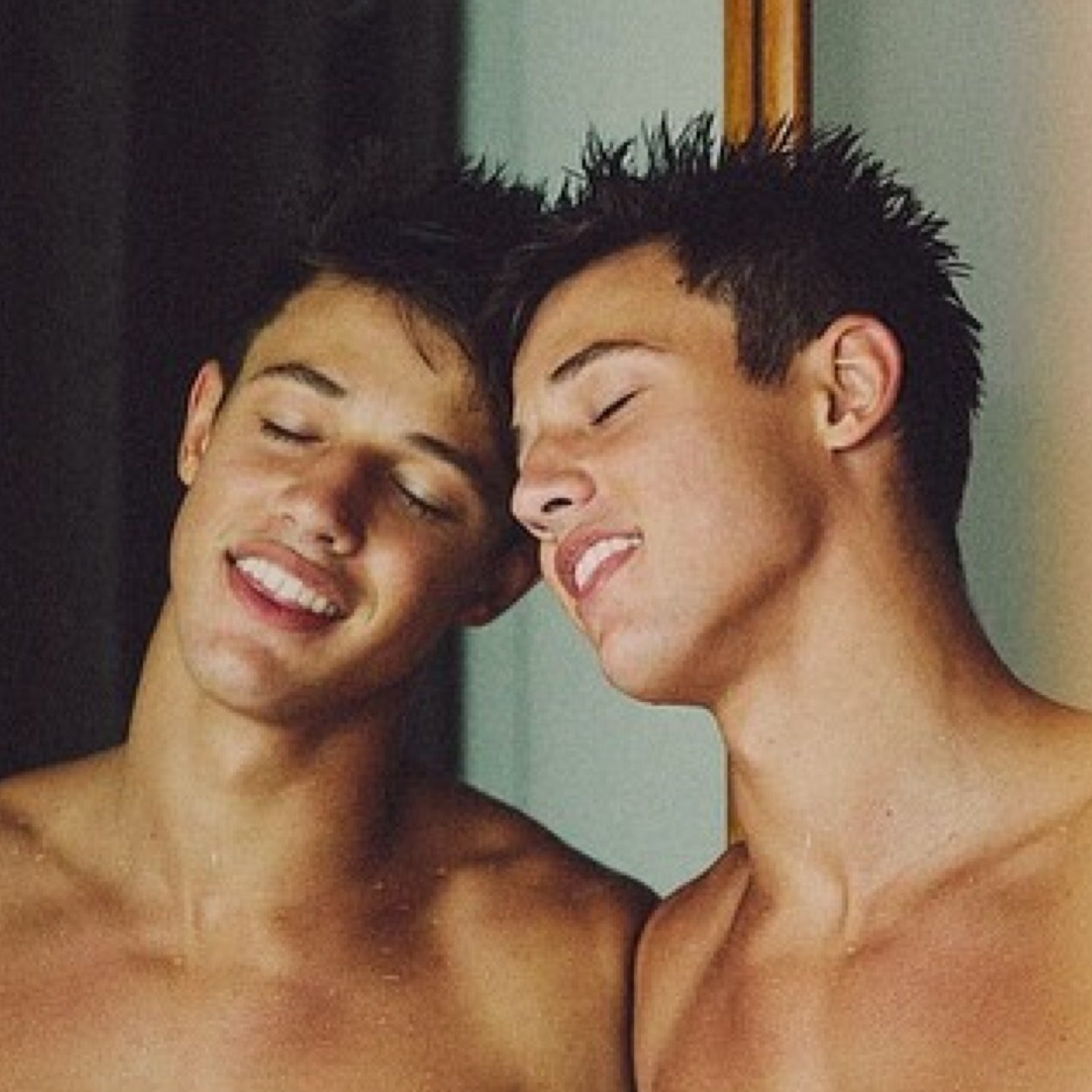 Fanpage for Cam! Info and pics of him here $Florida$