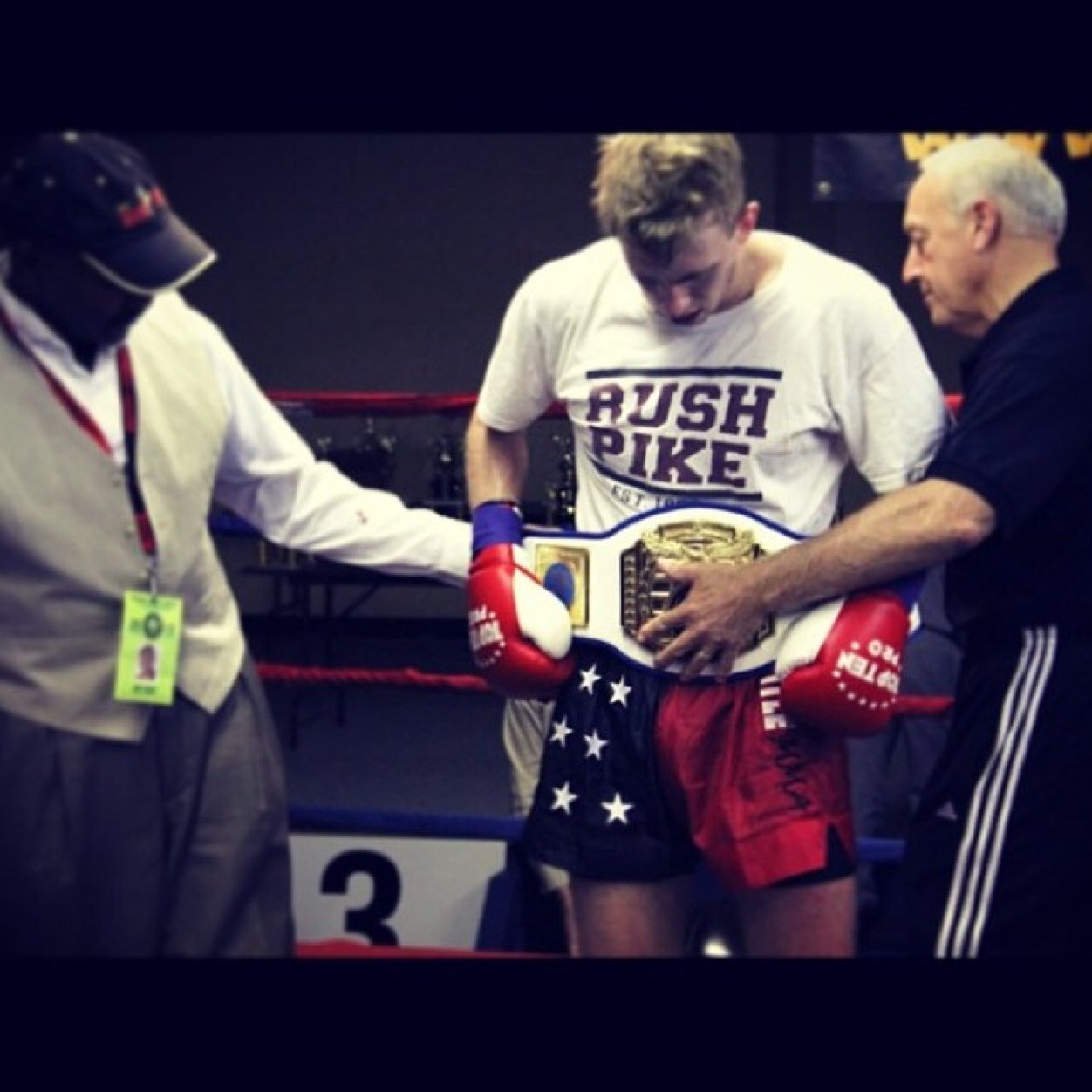 TheTimMull's profile picture. Yea we did it  #teamswift #belieber #waka #yolo