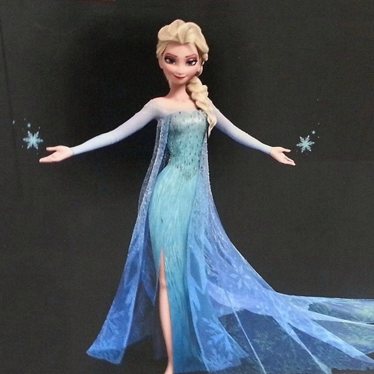 Hi im Queen Elsa of Arendelle! Im looking for a Prince Hans and a Frozen Family! New to rp #single {@AstridHhttyd is my bestie 4 life!}