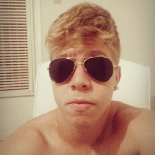 Loiro|17anos|1,77m|Vaqueiro Apaixonado| Segue Que Sigo d Volta