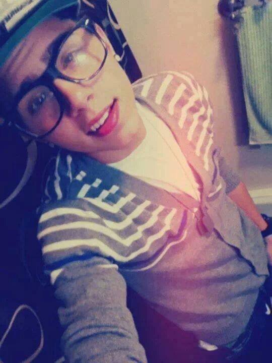 sou feliz sô as vezes chata e divertida