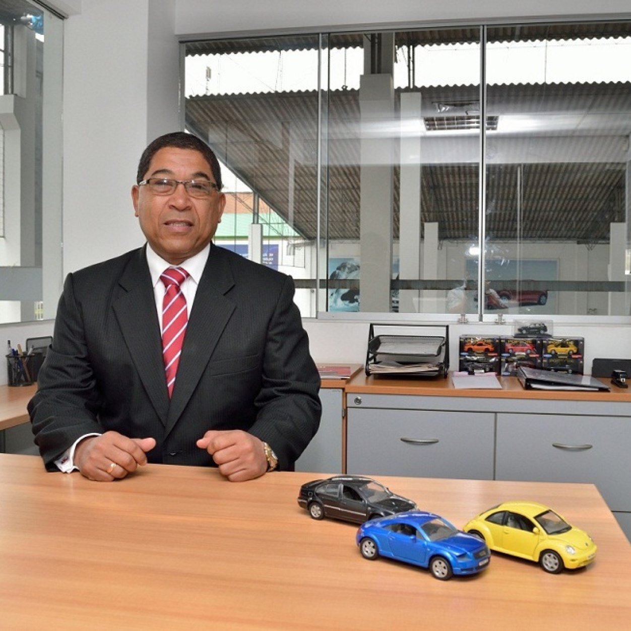 Gerente de ONE la primera empresa Automotriz de vehiculos de RE-Estreno , acutalmente me encuentran en https://t.co/EEQGubJAqC.