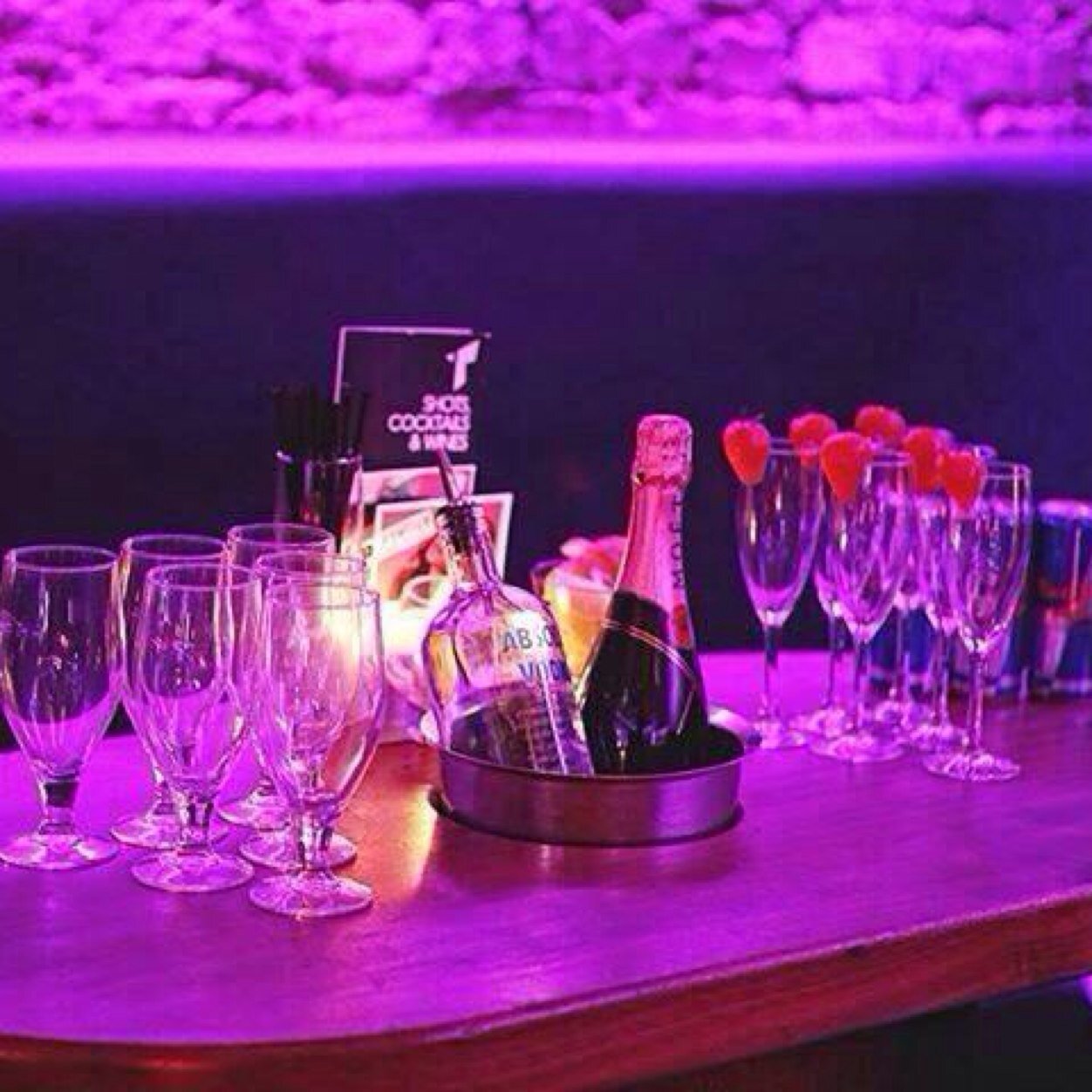 Looking for guestlist any night of the week drop us a tweet. Open 7nights a week #Thompsons