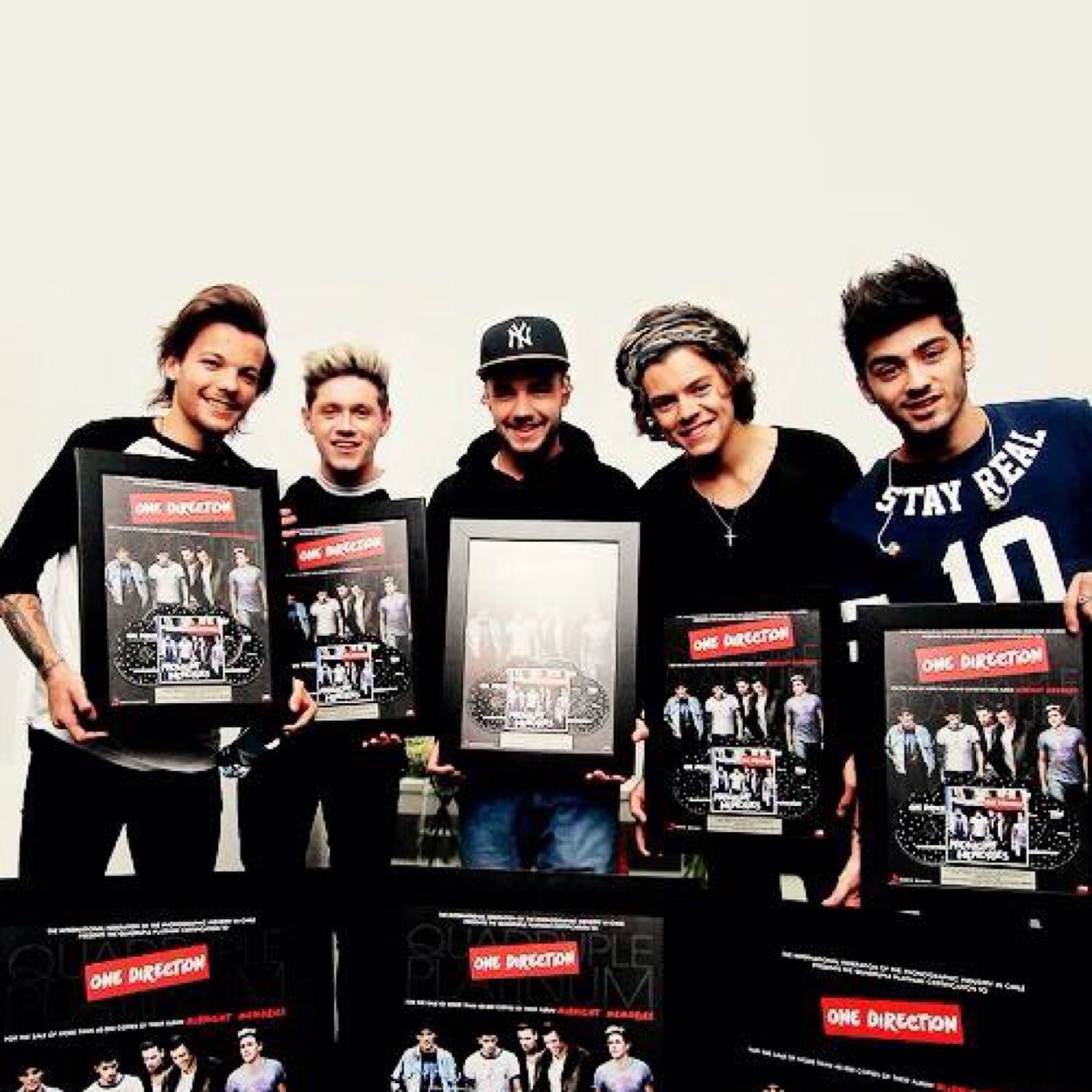 I love my family and best friends.I'am directioner and selenator forever.I love you harry styles. @harry_styles please follow me on twitter.