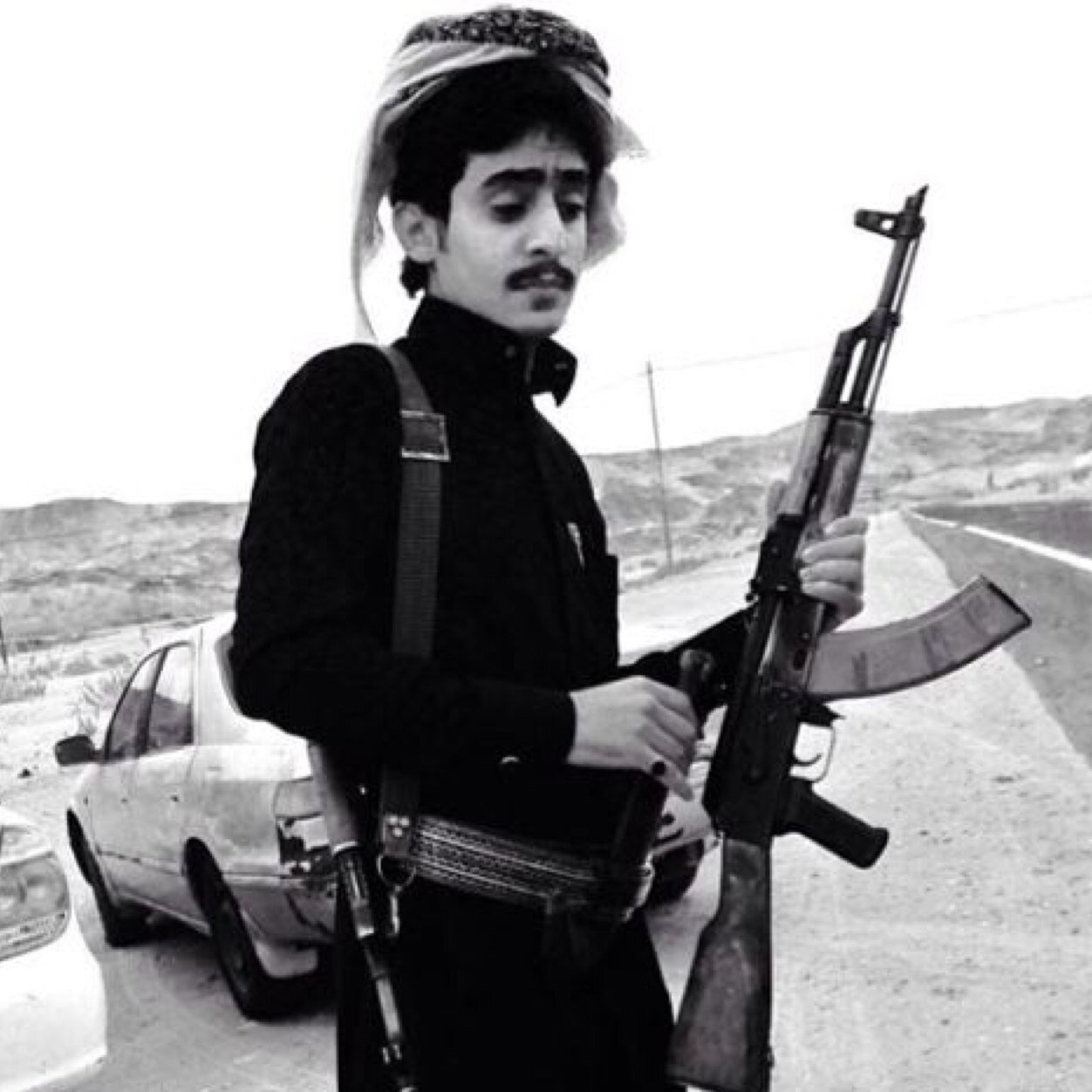 اليآمي - صبي محلف