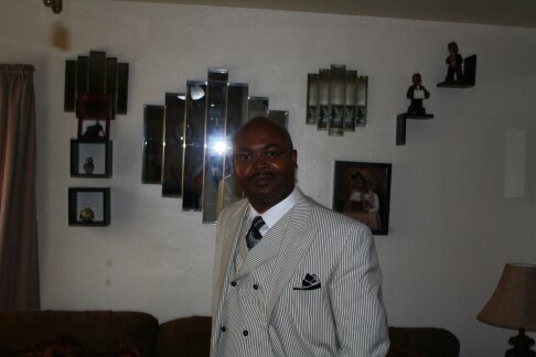 HughGrant19's profile picture. 