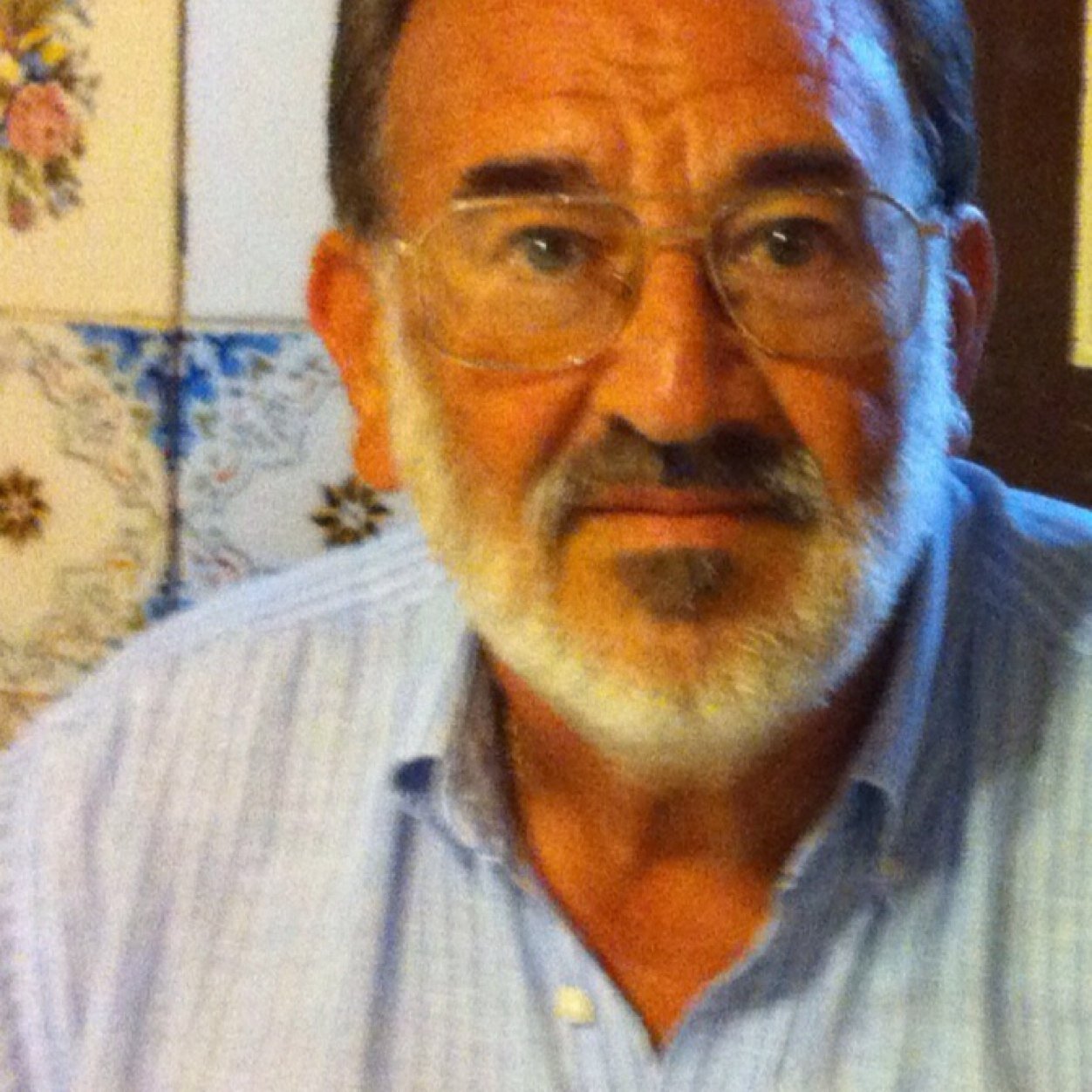 Estimo la ciència i la cultura catalana .Vull una Republica Catalana Independent ,com única possibilitat per preservar la llengua i cultura.