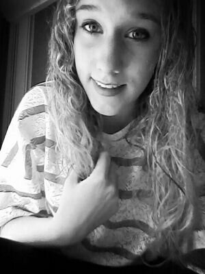 People change , things go wrong , but never forget life goes on ~ Best friends, Mirthe//Annelie//Manon//Nathalie ♥