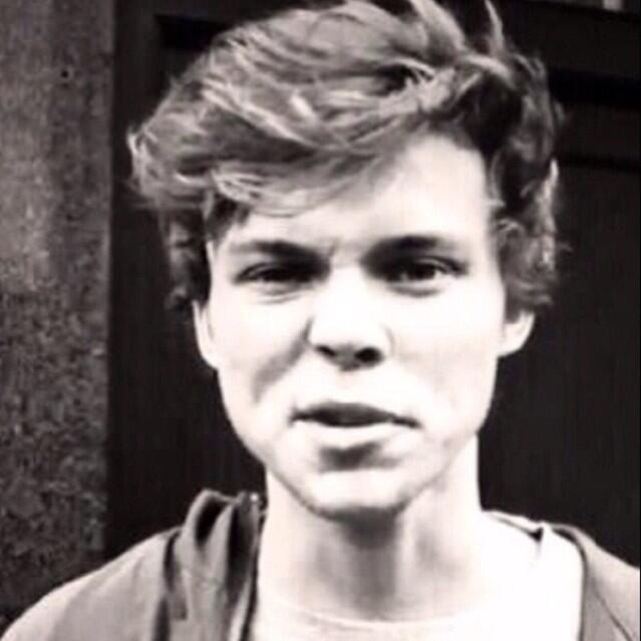 I gave you a free follow so follow @jlsmydrug for me?