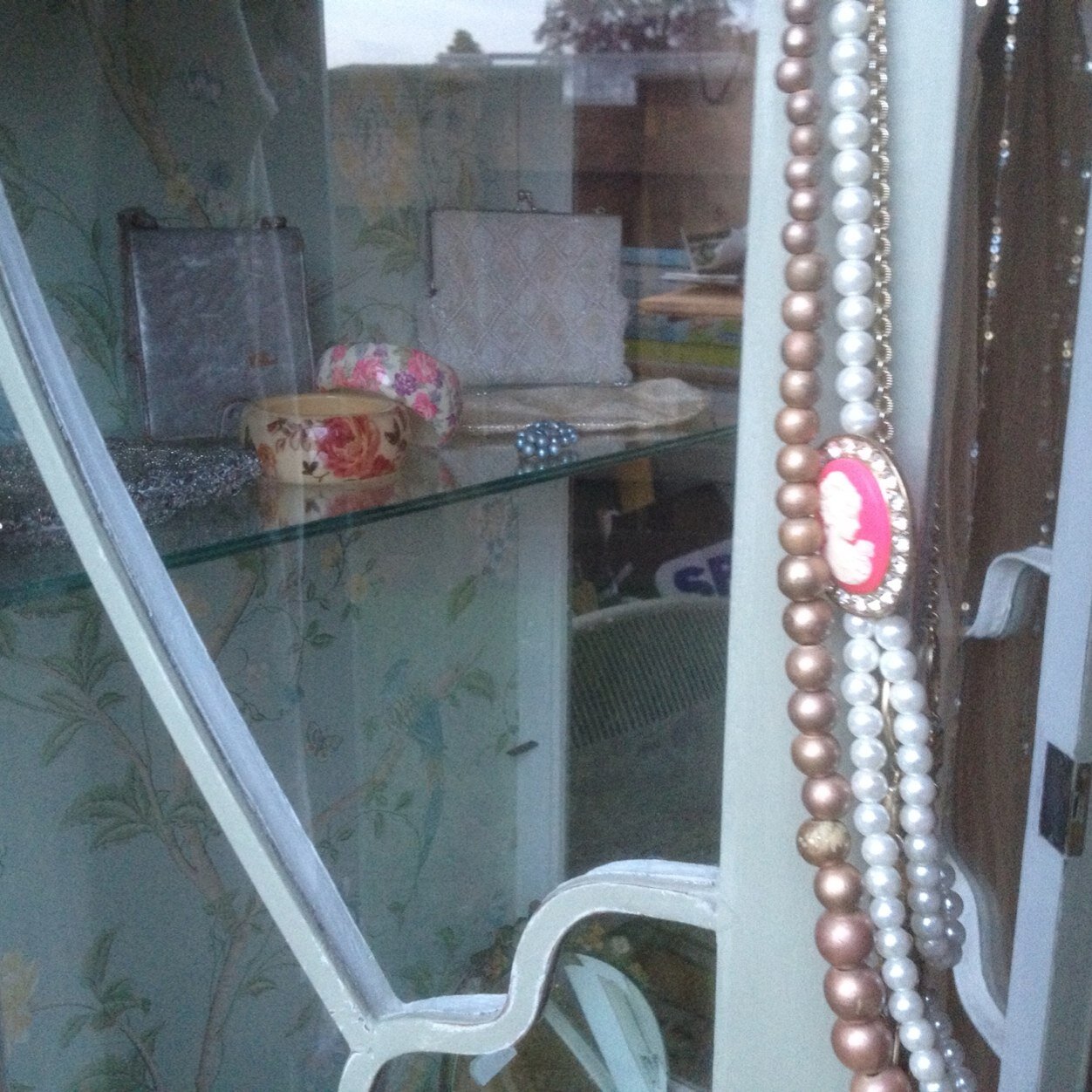 Specialist in decorative finishes, hand painted vintage furniture & bespoke kitchens. Commissions welcomed!
