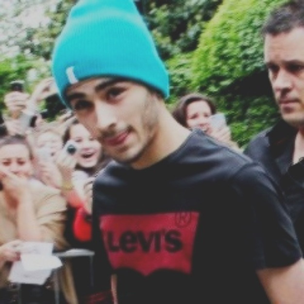 please follow @maliksespinosa xx
