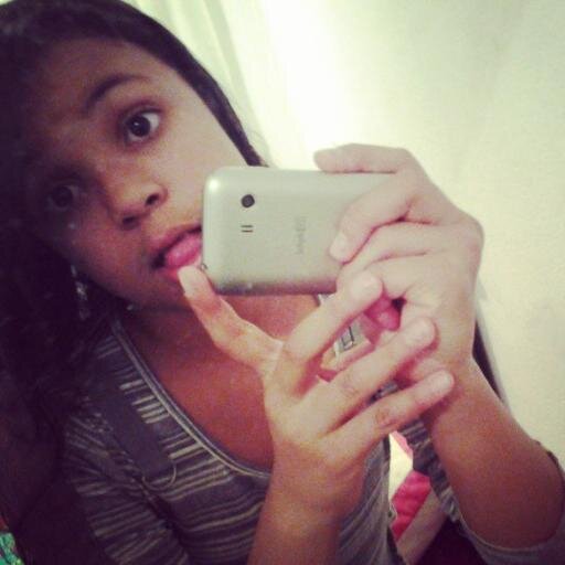 - “Quando se ama alguém de verdade não é preciso mudar nada na pessoa, só queremos essa pessoa do nosso lado.”♥