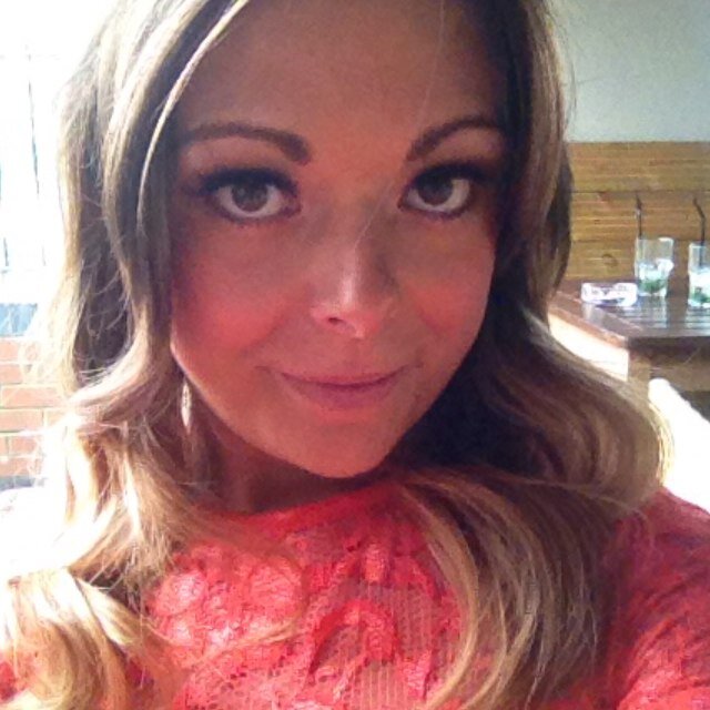 Hi im linzi, im from county durham.... Live life to the full and never regret it!!!!!
I love food, men with tats, @madeinchelsea..