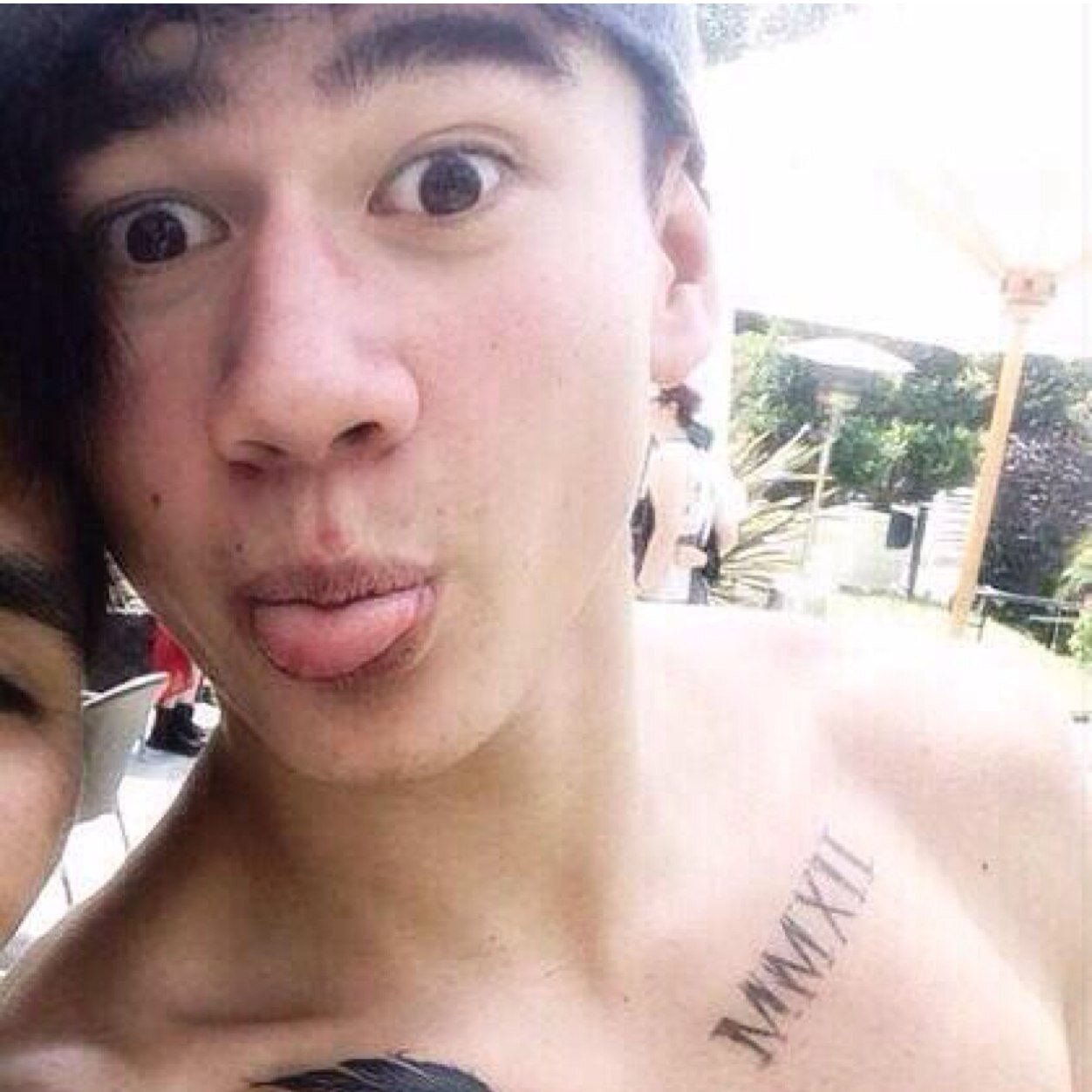 Tweet the hashtag for me please it would mean alot, ill dm you to luke, just ask me :-) https://t.co/OhMPVdiROH