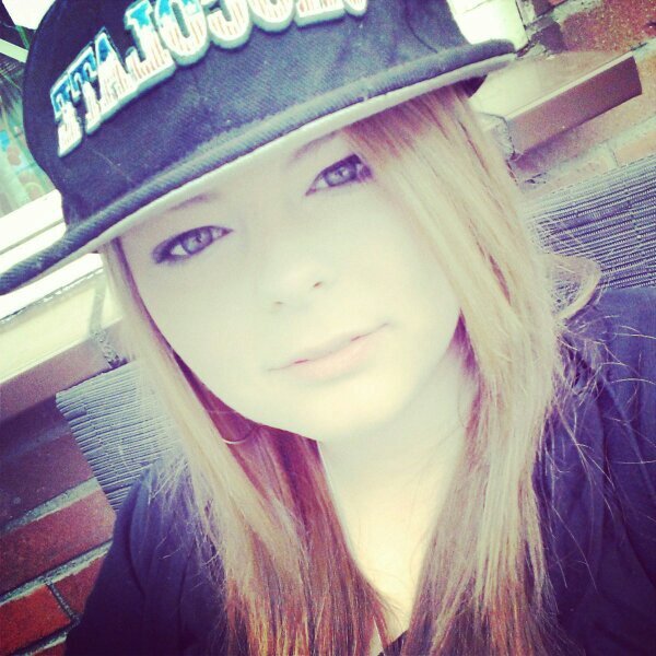Just me~3t1 ~♥~ @xxJJJ_ mijn heldin~ altijd gek doen~ music♥~ Hengelo♥~ nu in Amersfoort!
